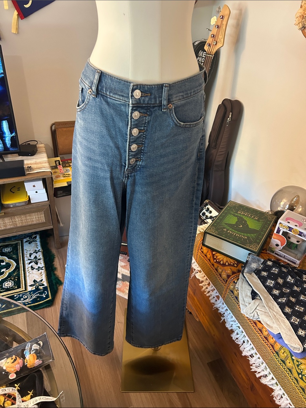 Express Super High-Rise Button-Front Wide Leg Jeans in Medium Blue
